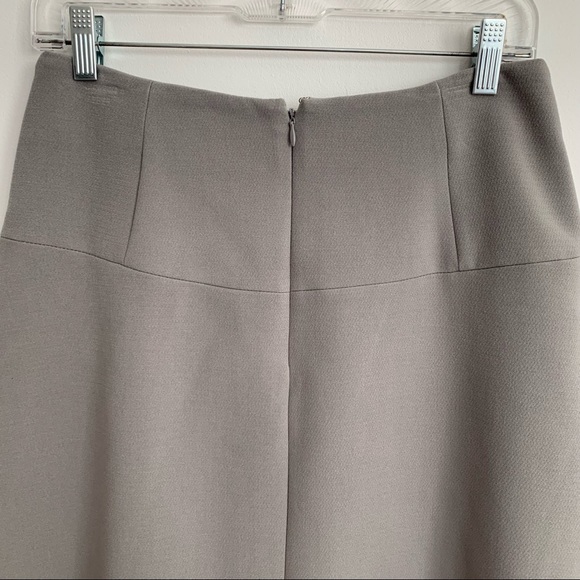 EUC De Collection Gray Cutout Scallop Hem Skirt Size S - Picture 7 of 11